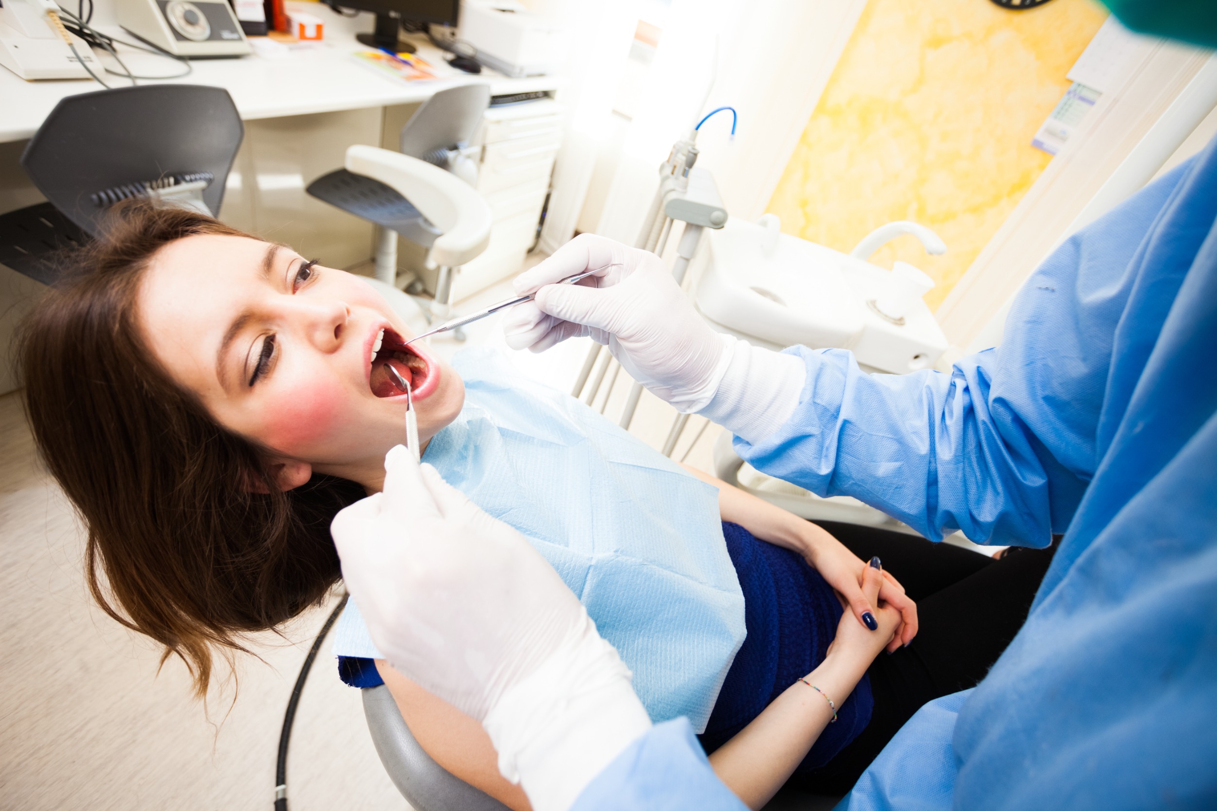 Quels sont concrètement les risques qu’entraine une dent dévitalisée ?