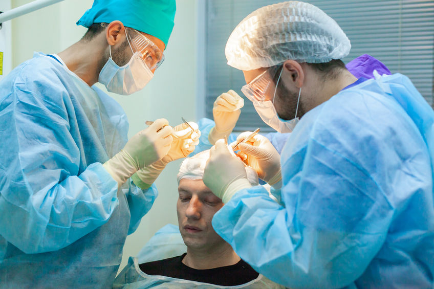 Tourisme médical Turquie : greffe des cheveux et implant dentaire