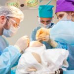 Greffe capillaire avec poils du torse en turquie
