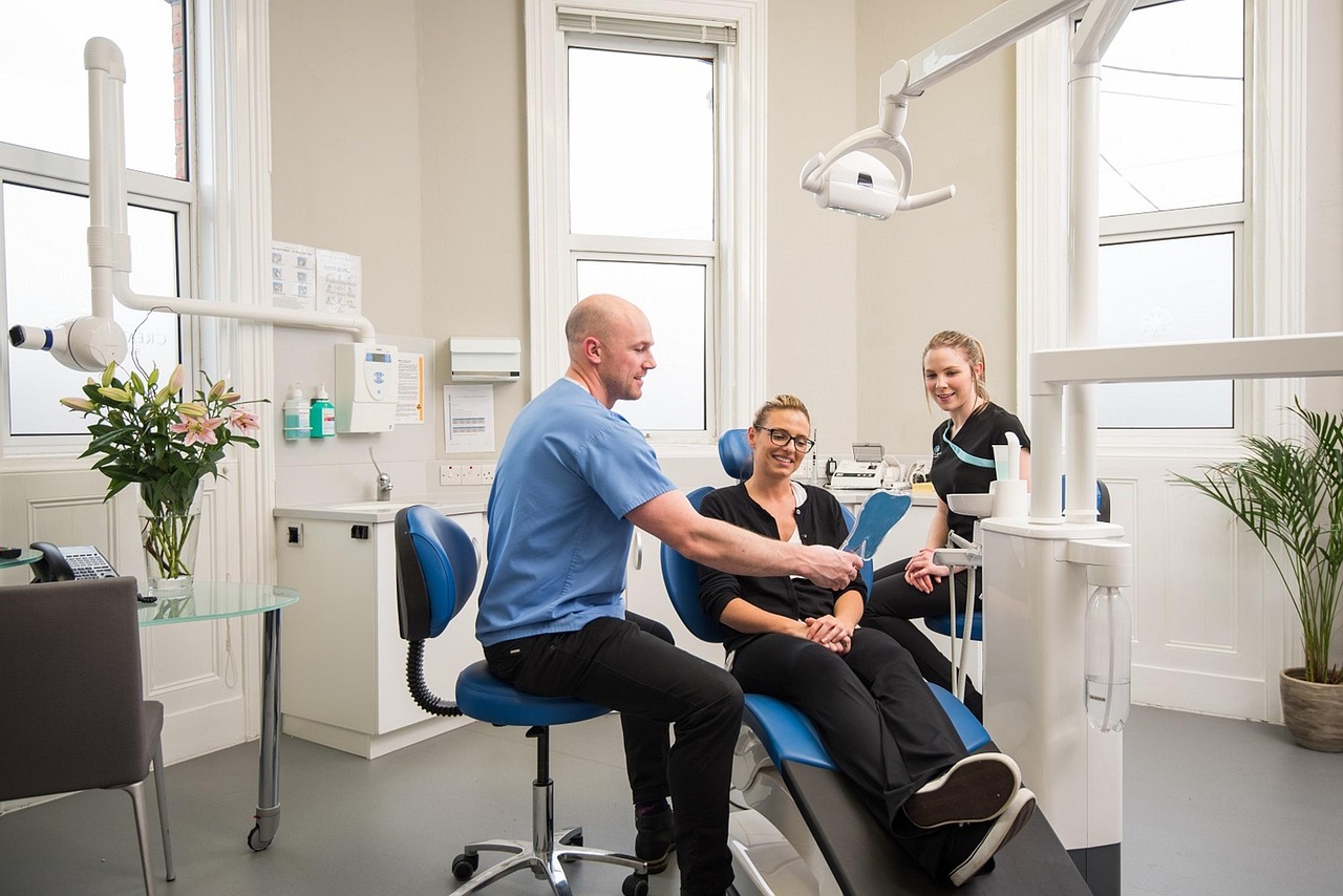 Dental Veneers, Crowns, Bridges: Which Option Is Right for You?