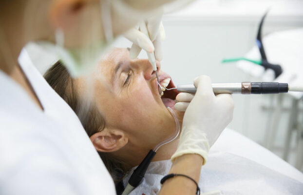 Santé bucco-dentaire : 9 conseils et gestes pratiques à appliquer